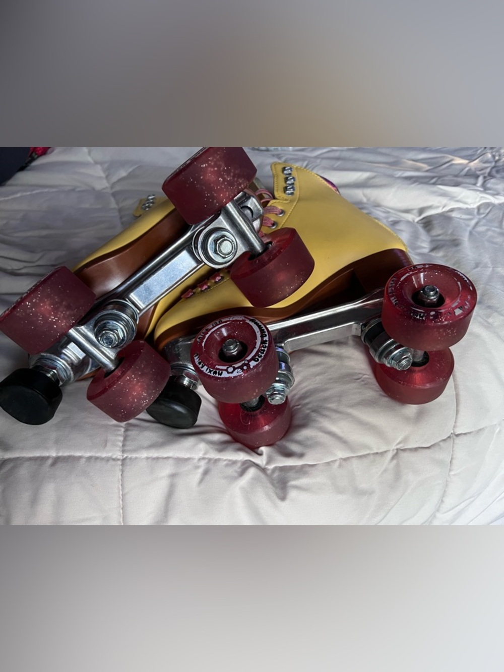 MAKE AN OFFER - MOXI Beach Bunny Retro Derby Roller Skates with Contrast Laces - Picture 6 of 7